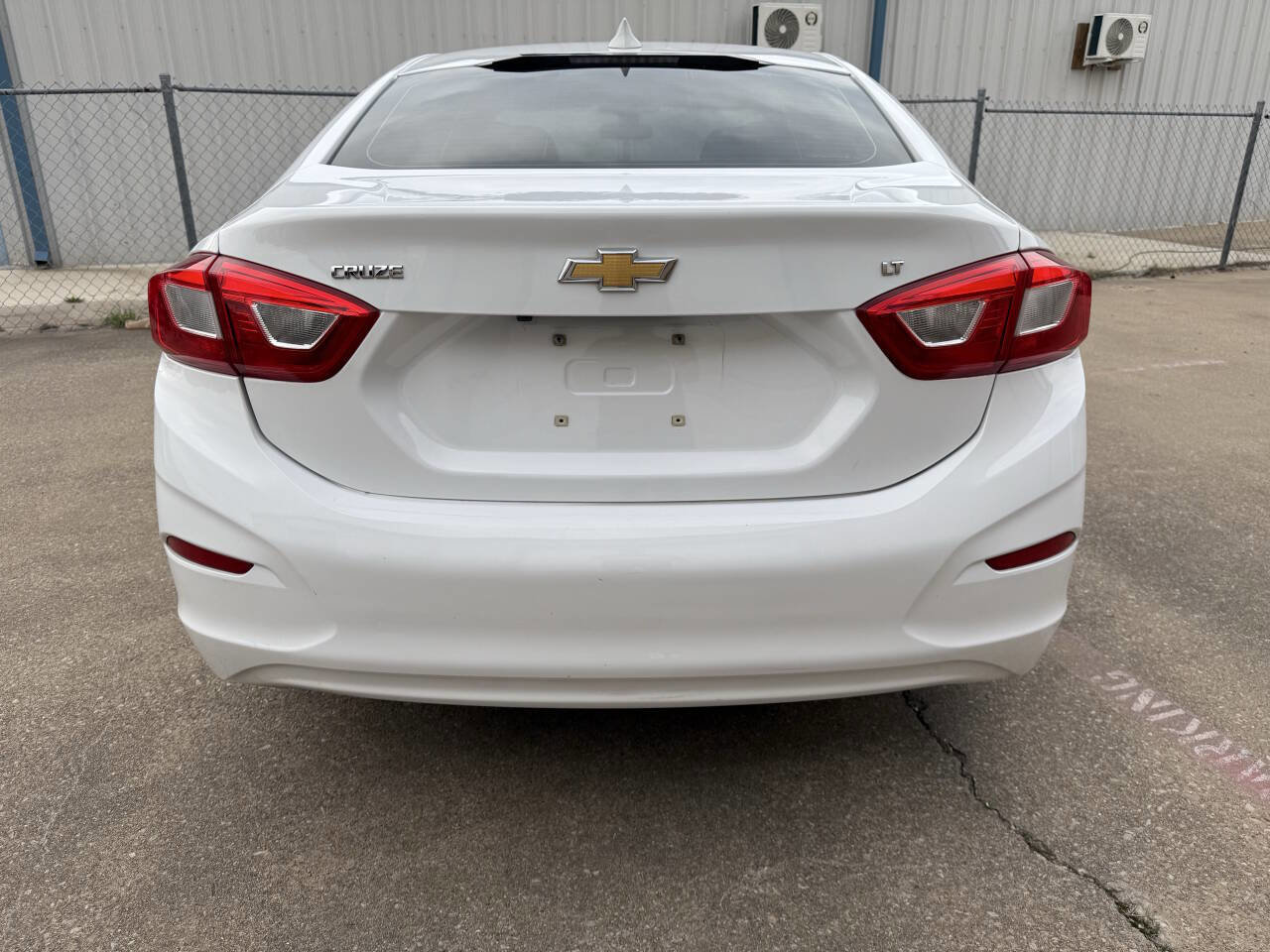 Used 2017 Chevrolet Cruze LT image 7