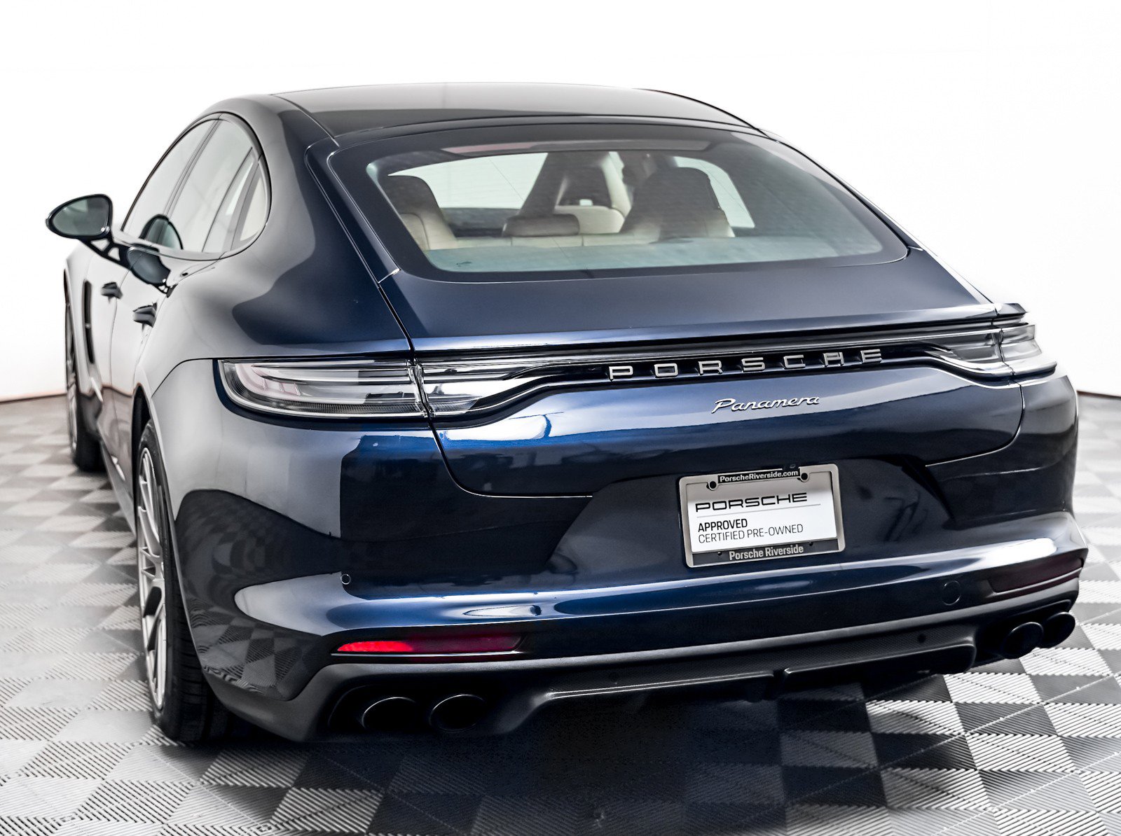 Certified 2023 Porsche Panamera Platinum Edition image 3