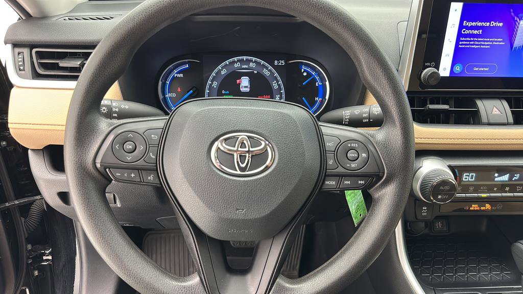 Used 2024 Toyota RAV4 LE AWD/4WD image 14