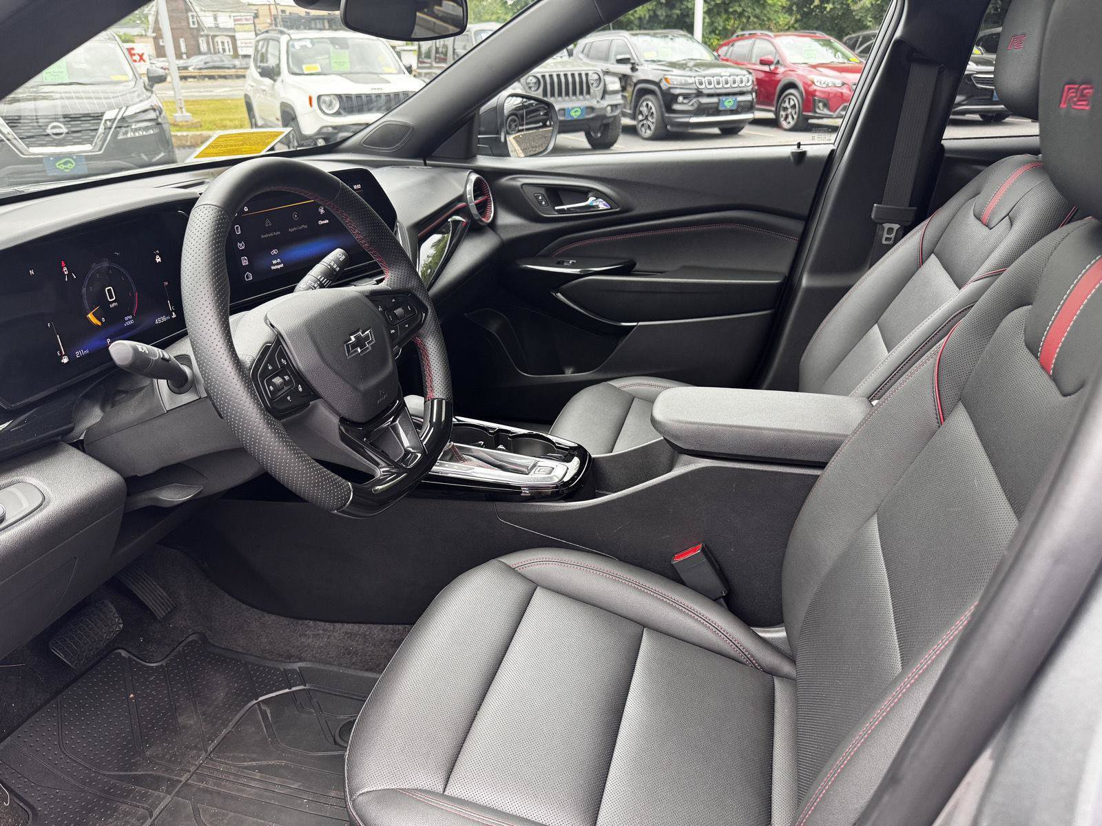 Used 2026 Chevrolet Trax RS w/ Sunroof Package FWD image 12
