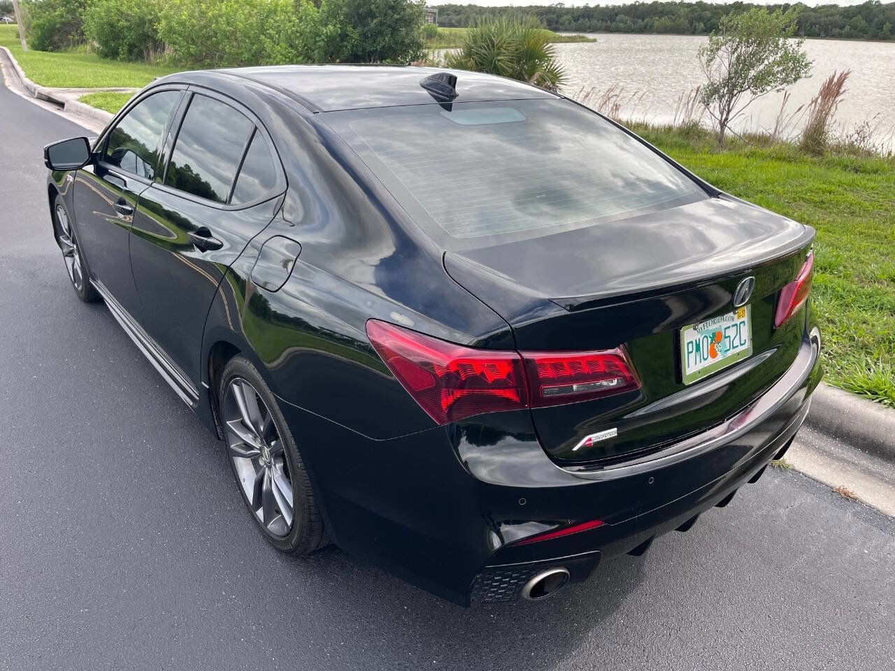 Used 2018 Acura TLX V6 w/ Technology & A-SPEC Pkg FWD image 7