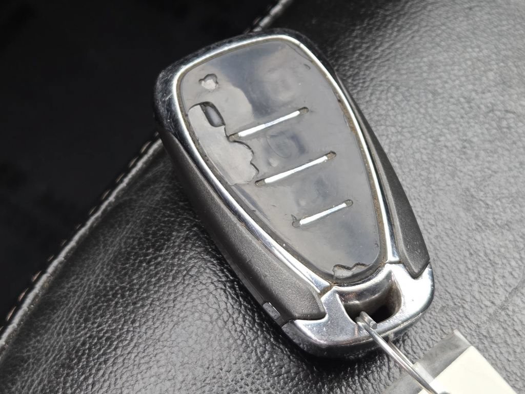 Used 2019 Chevrolet Traverse RS FWD image 35