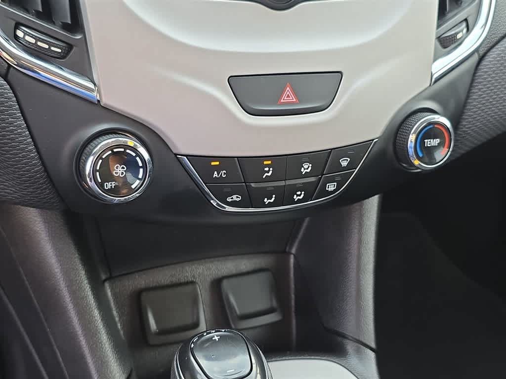 Used 2017 Chevrolet Cruze LS FWD image 22