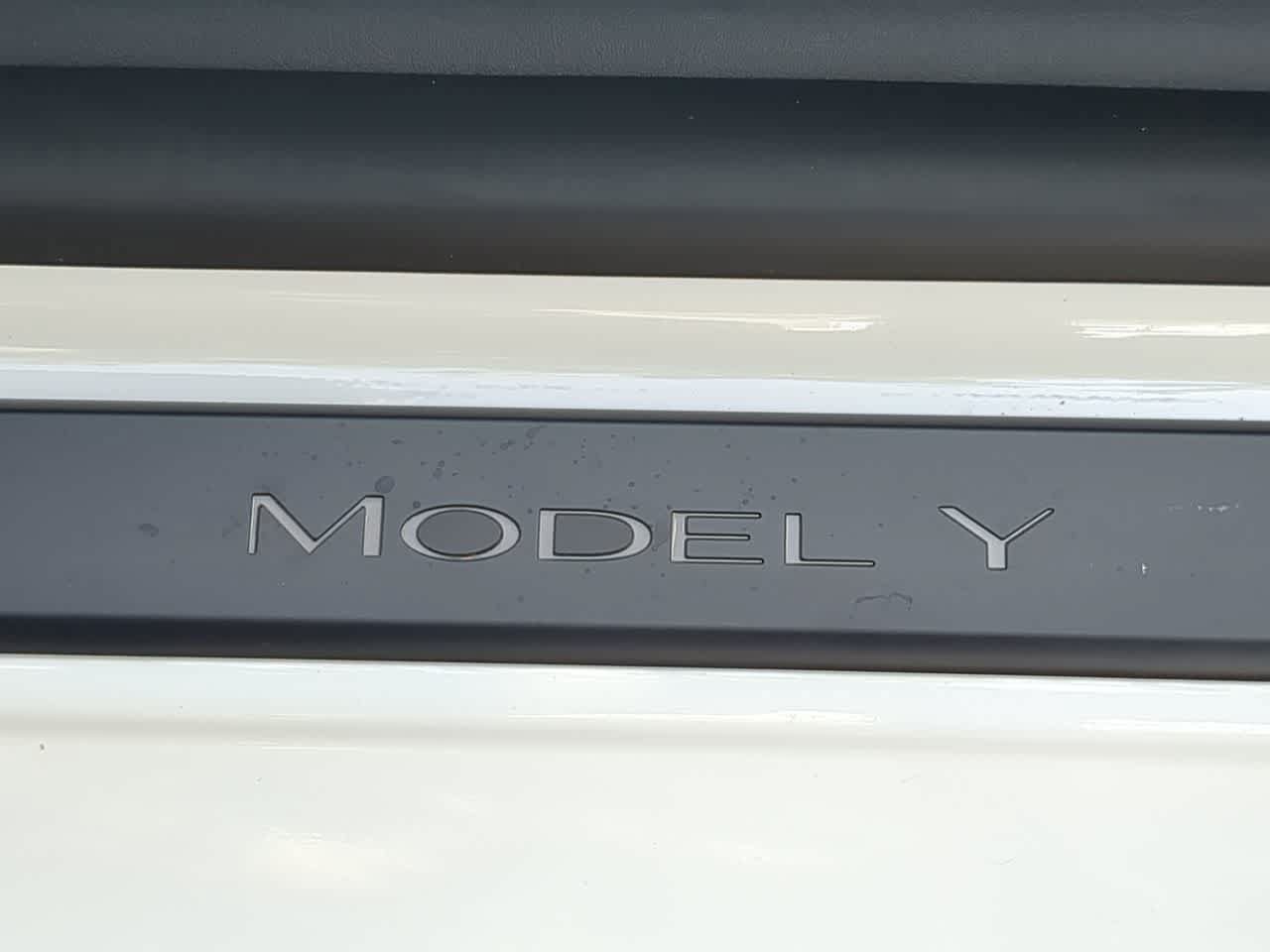 Used 2022 Tesla Model Y Performance AWD/4WD image 13