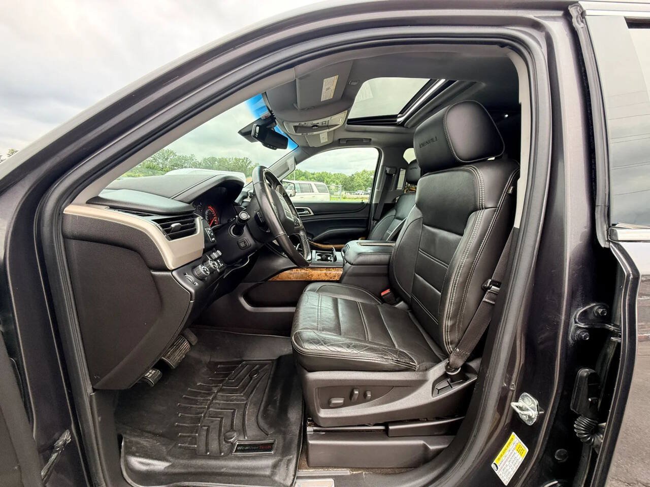 Used 2015 GMC Yukon XL Denali w/ Open Road Package AWD/4WD image 12