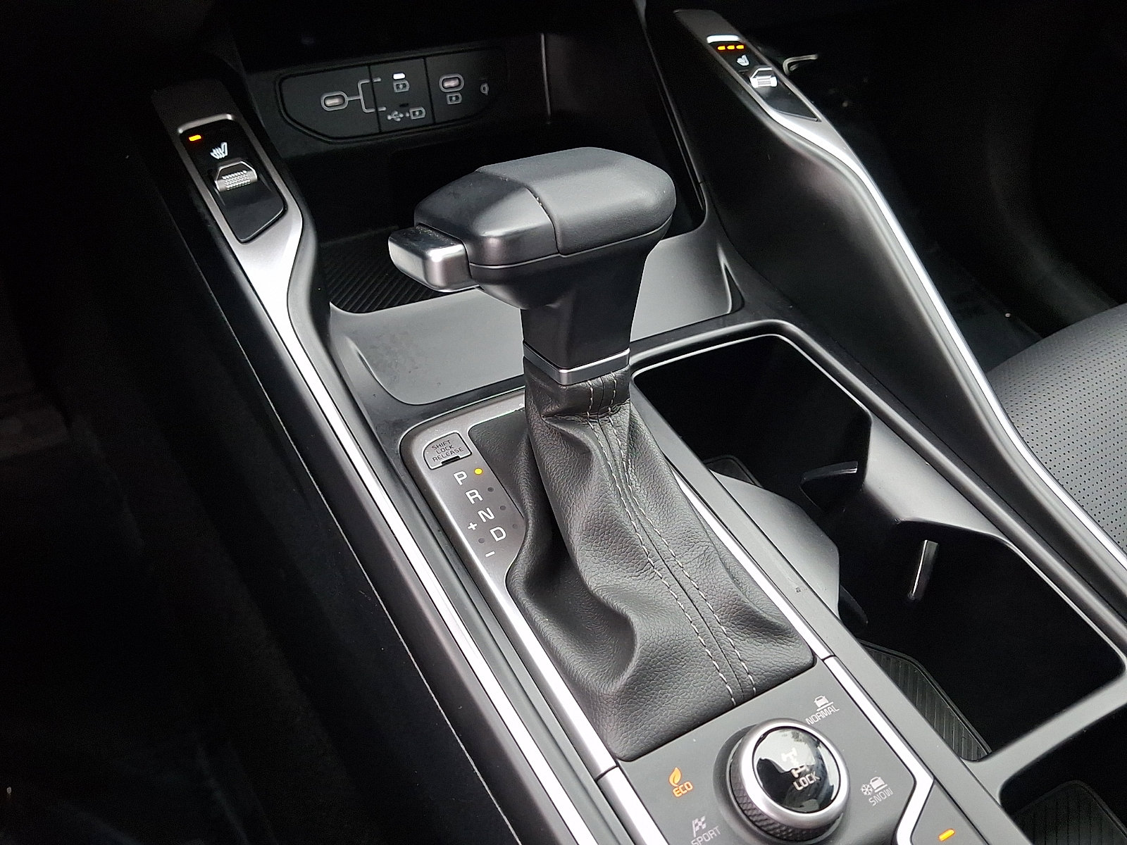 Used 2025 Kia Sorento EX w/ Panoramic Sunroof Package image 15