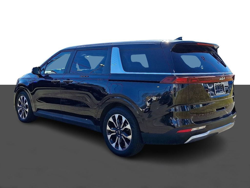 Used 2024 Kia Carnival EX image 5