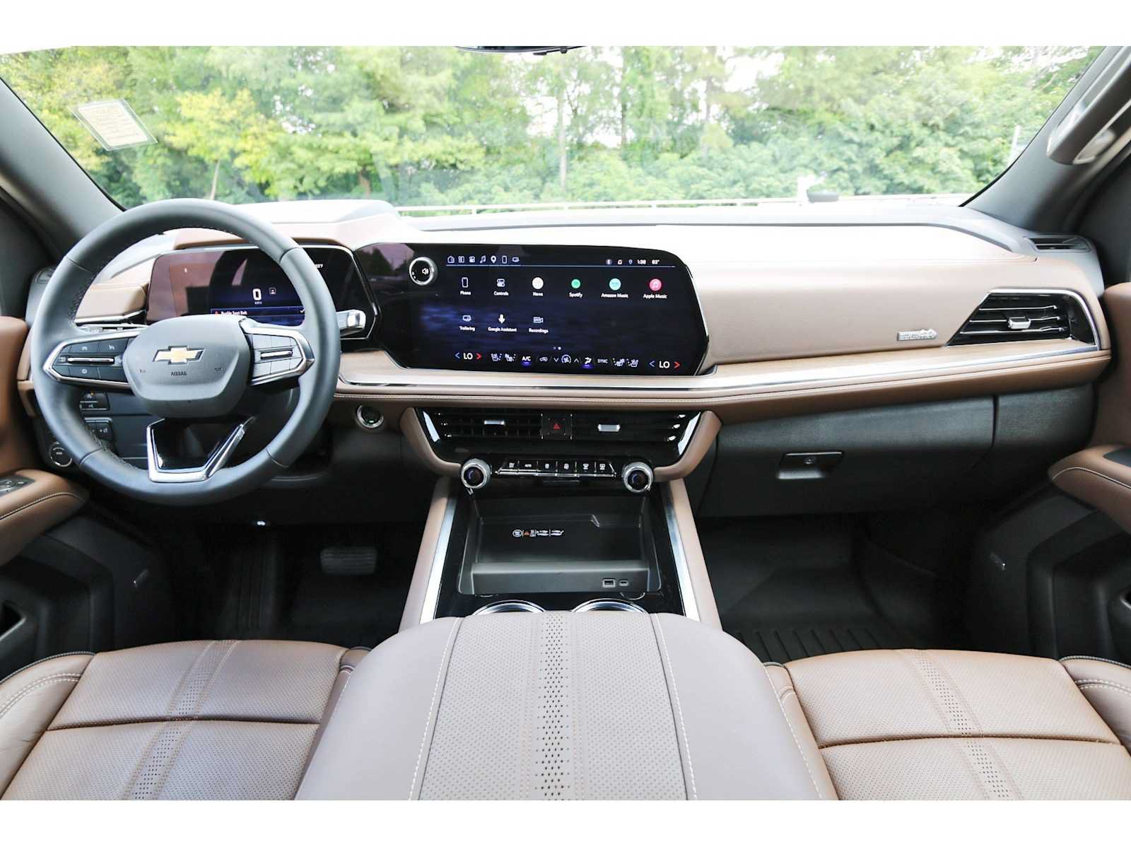 Used 2025 Chevrolet Tahoe High Country AWD/4WD image 7