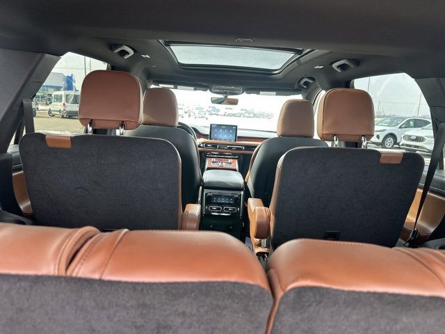 Used 2023 Lincoln Aviator Reserve w/ Equipment Group 201A image 21