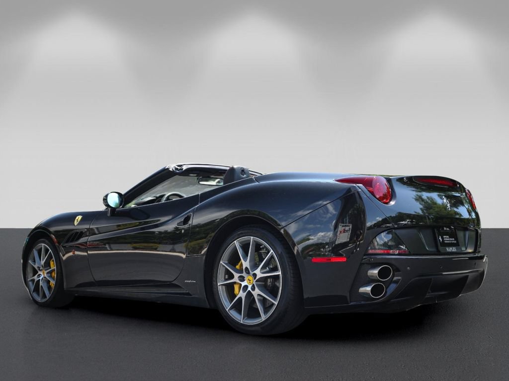 Used 2011 Ferrari California RWD image 5