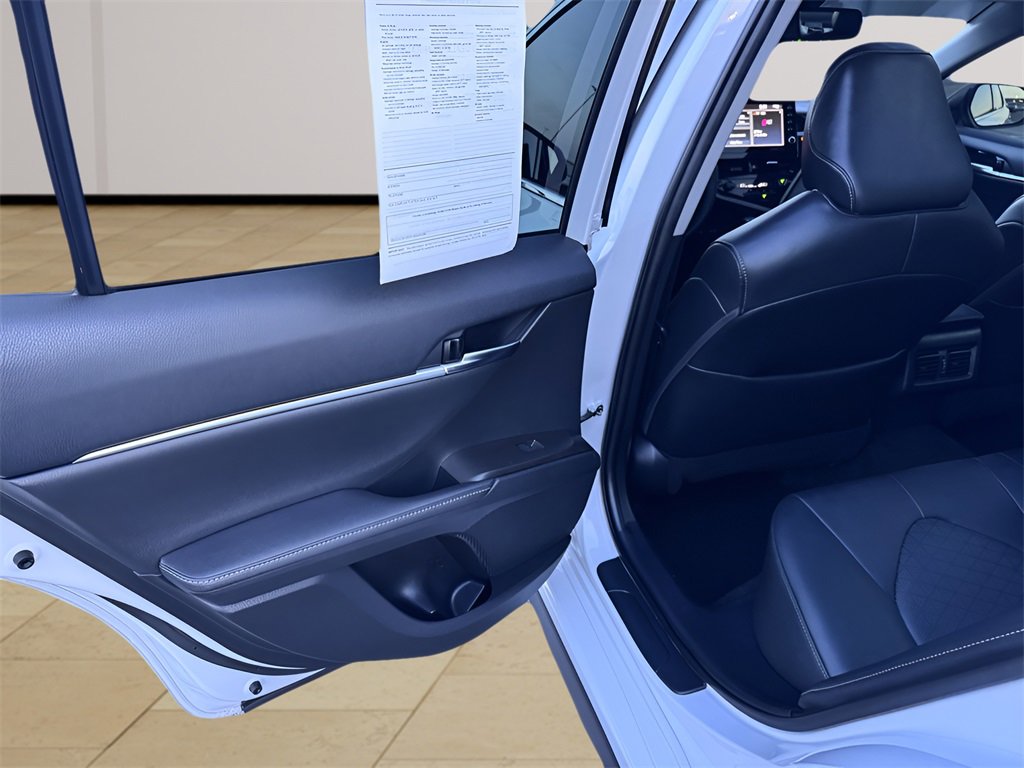 Used 2022 Toyota Camry XSE image 33