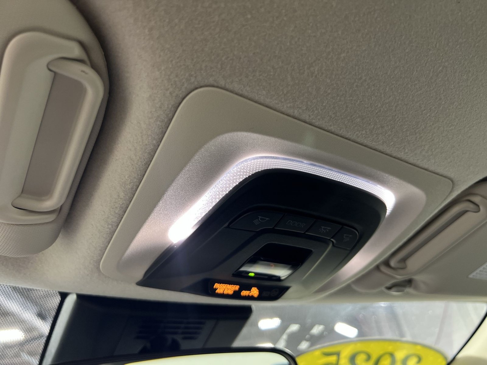 Used 2025 Toyota Corolla LE FWD image 35