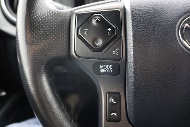 Used 2017 Toyota Tacoma TRD Sport w/ Premium & Technology Package image 11