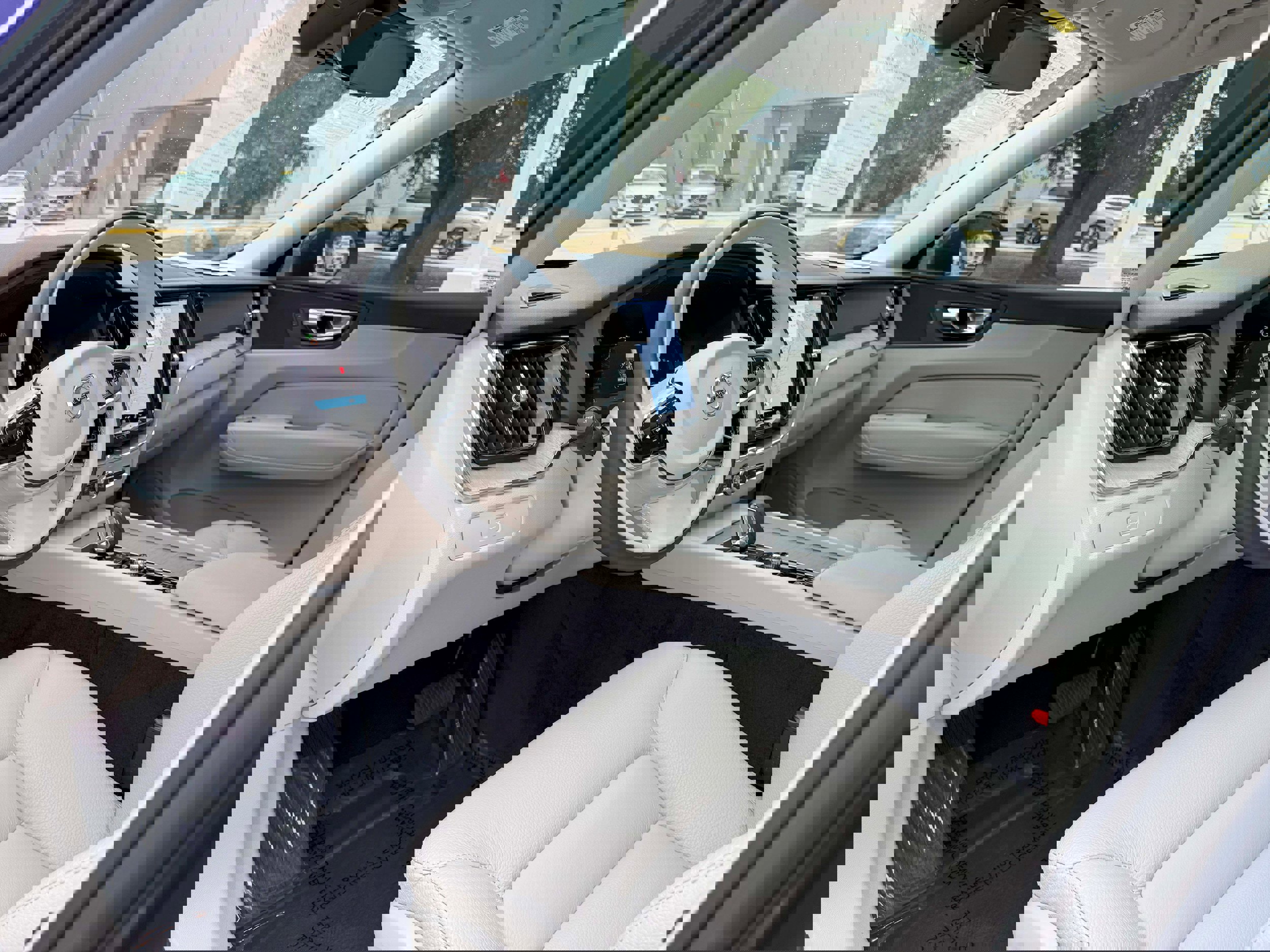 Certified 2023 Volvo XC60 B5 Plus w/ Climate Package image 12