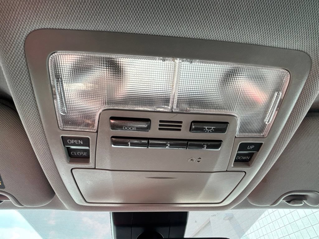 Used 2019 Toyota Highlander Limited FWD image 16