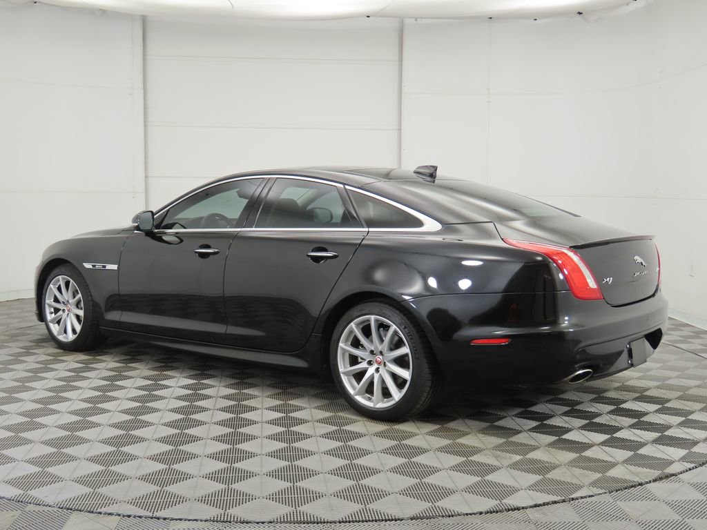 Used 2019 Jaguar XJ R-Sport image 7