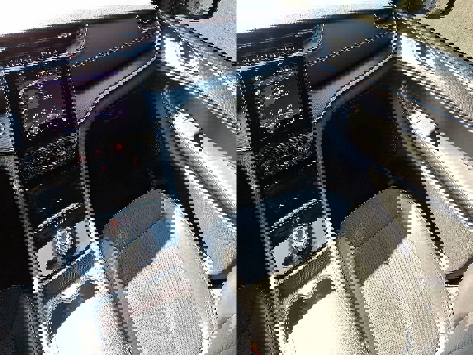 Used 2025 Jeep Grand Cherokee Altitude image 12