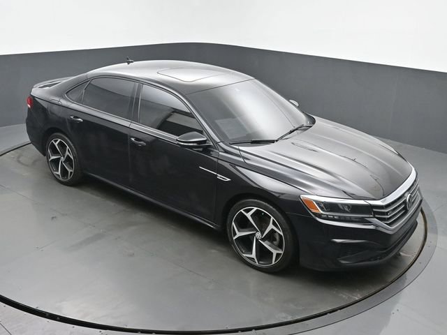 Used 2021 Volkswagen Passat 2.0T R-Line image 44