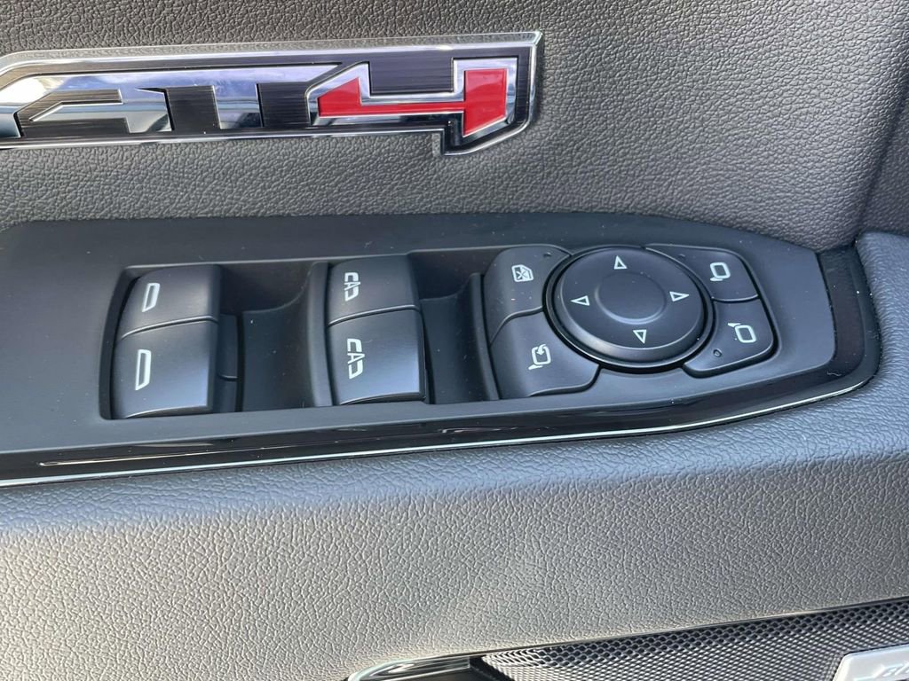 Used 2024 GMC Sierra 1500 AT4 w/ Technology Package AWD/4WD image 17