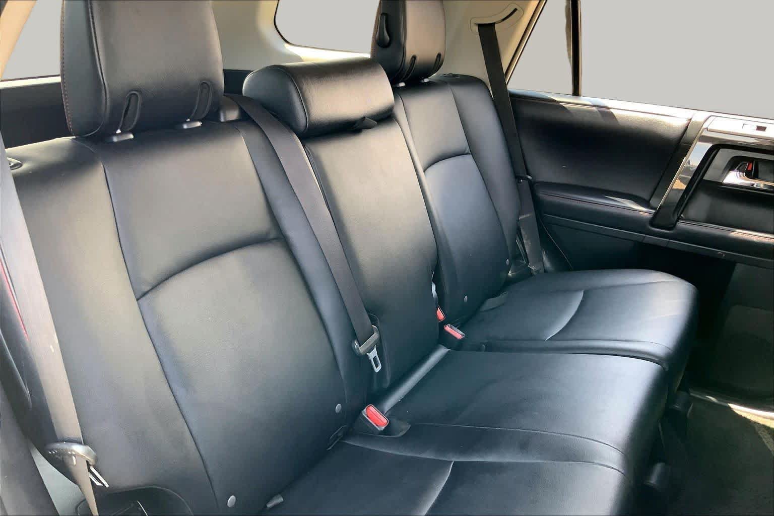 Used 2018 Toyota 4Runner TRD Off-Road Premium AWD/4WD image 20