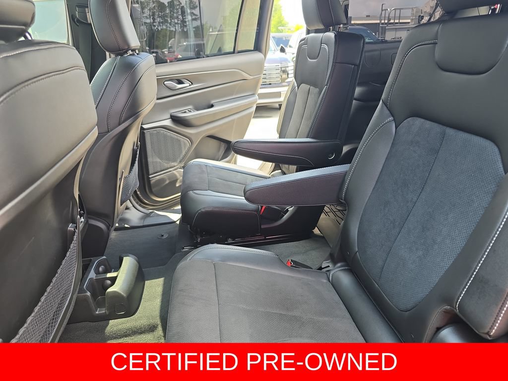 Used 2025 Jeep Grand Cherokee L Altitude AWD/4WD image 16