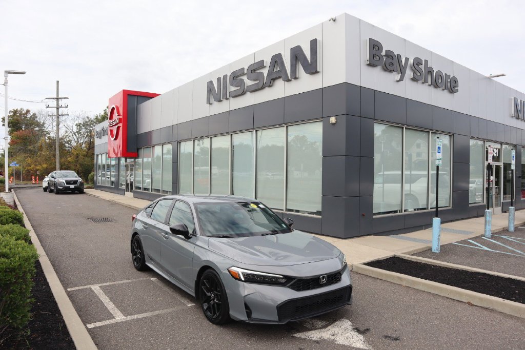 Used 2025 Honda Civic Sport image 2