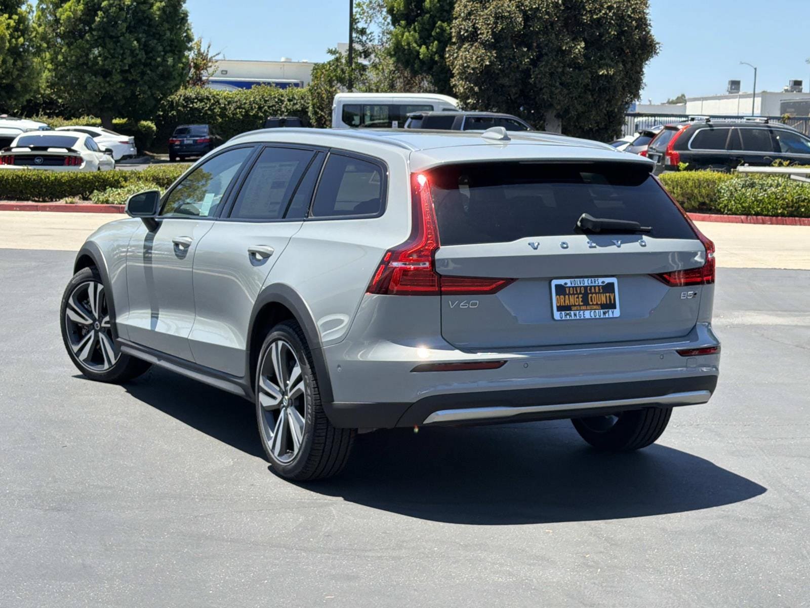 New 2026 Volvo V60 B5 Cross Country Plus w/ Climate Package AWD/4WD image 5
