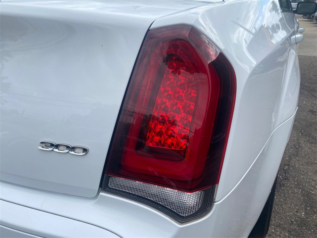 Used 2020 Chrysler 300 Touring w/ Sport Appearance Package image 19