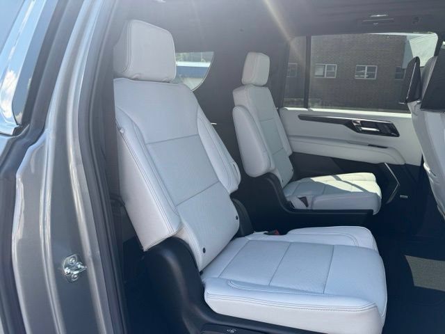 New 2026 Chevrolet Suburban Premier AWD/4WD image 28