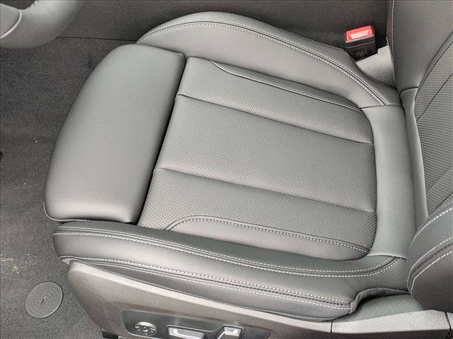 Used 2026 BMW 330i xDrive Sedan w/ M Sport Package AWD/4WD image 4