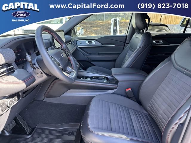 Certified 2025 Ford Explorer ST-Line w/ Premium Package AWD/4WD image 17