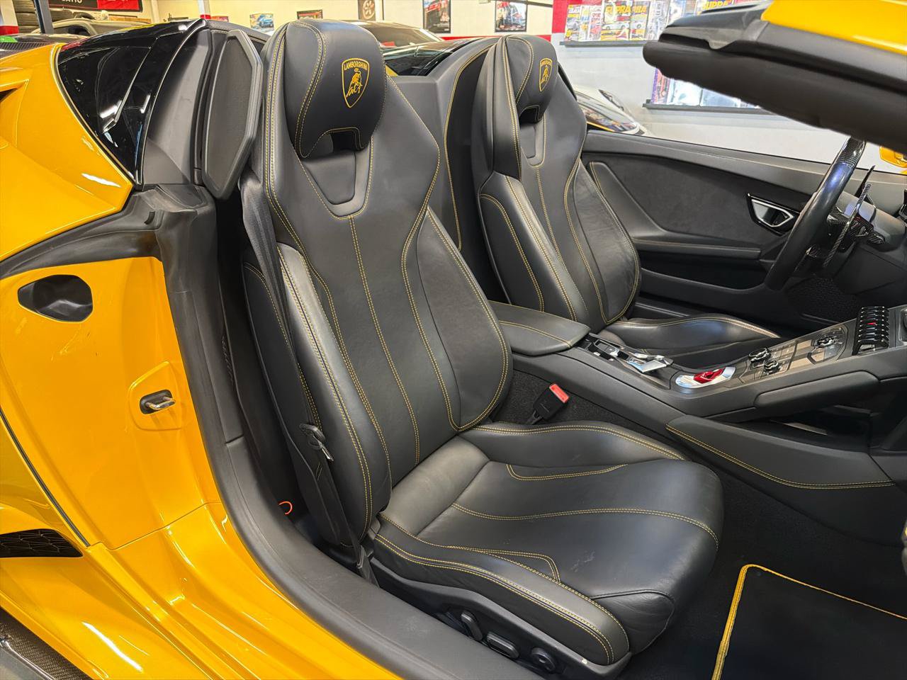 Used 2016 Lamborghini Huracan LP 610-4 AWD/4WD image 28