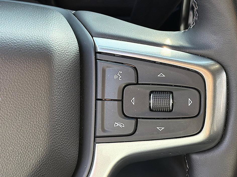 Used 2024 Chevrolet Silverado 1500 LT AWD/4WD image 17