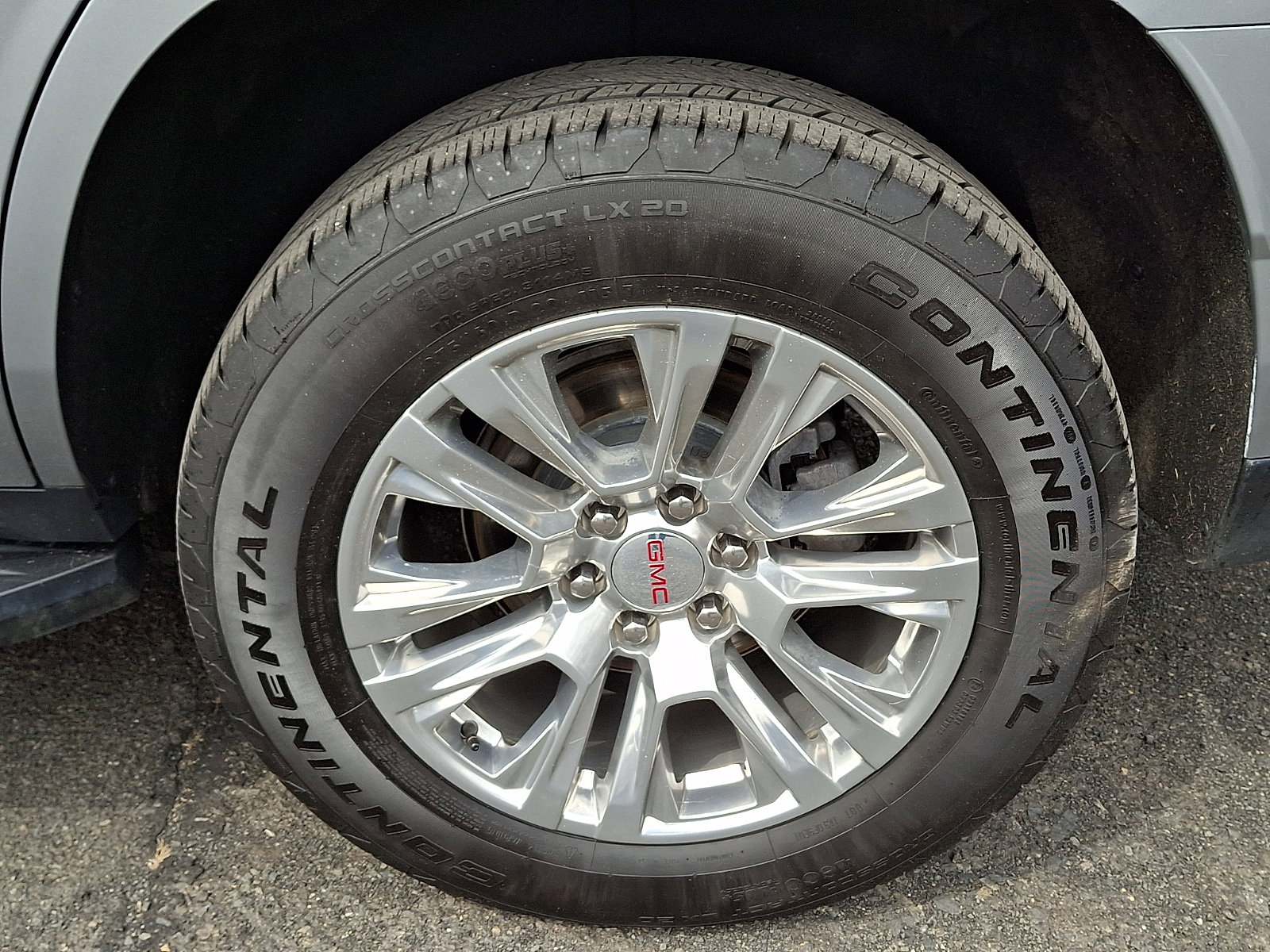 Used 2023 GMC Yukon Denali AWD/4WD image 10