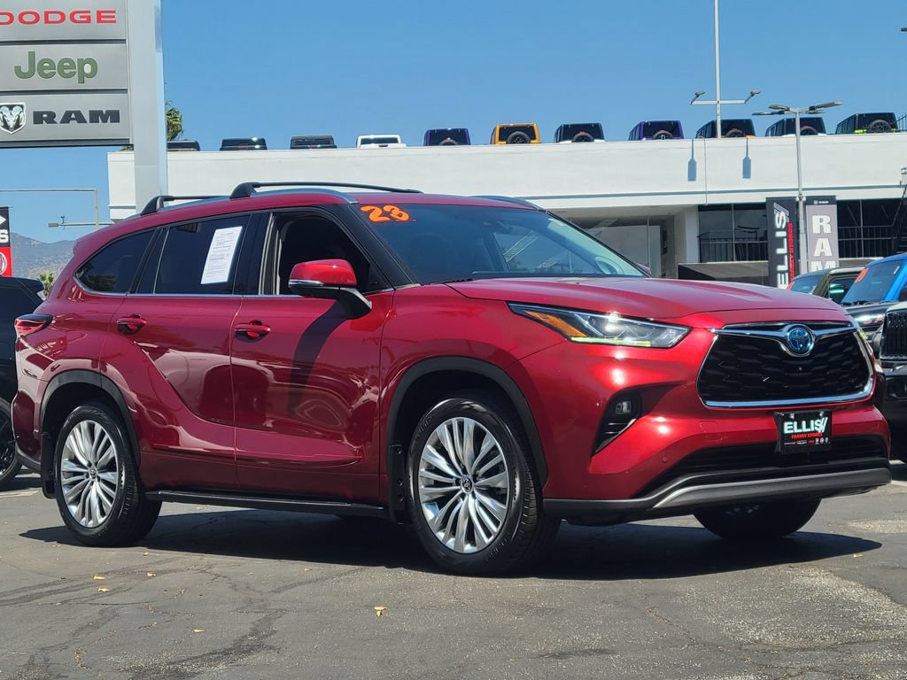 Used 2023 Toyota Highlander Platinum FWD image 35