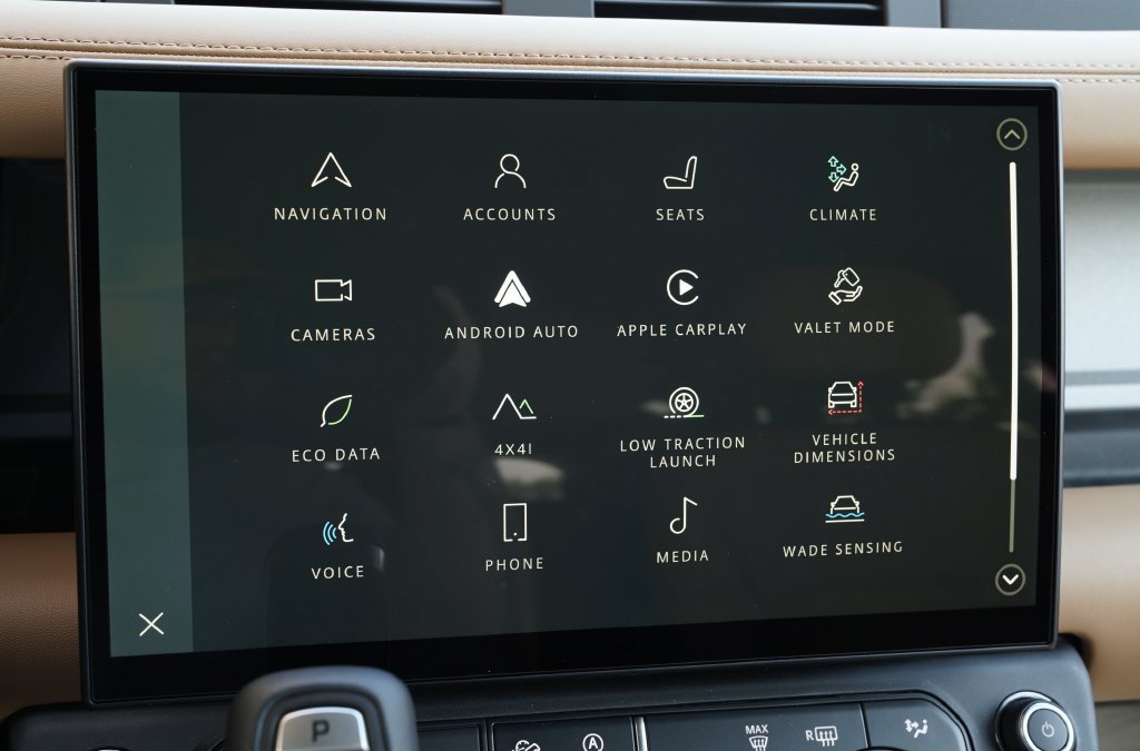 New 2026 Land Rover Defender 110 X AWD/4WD image 22
