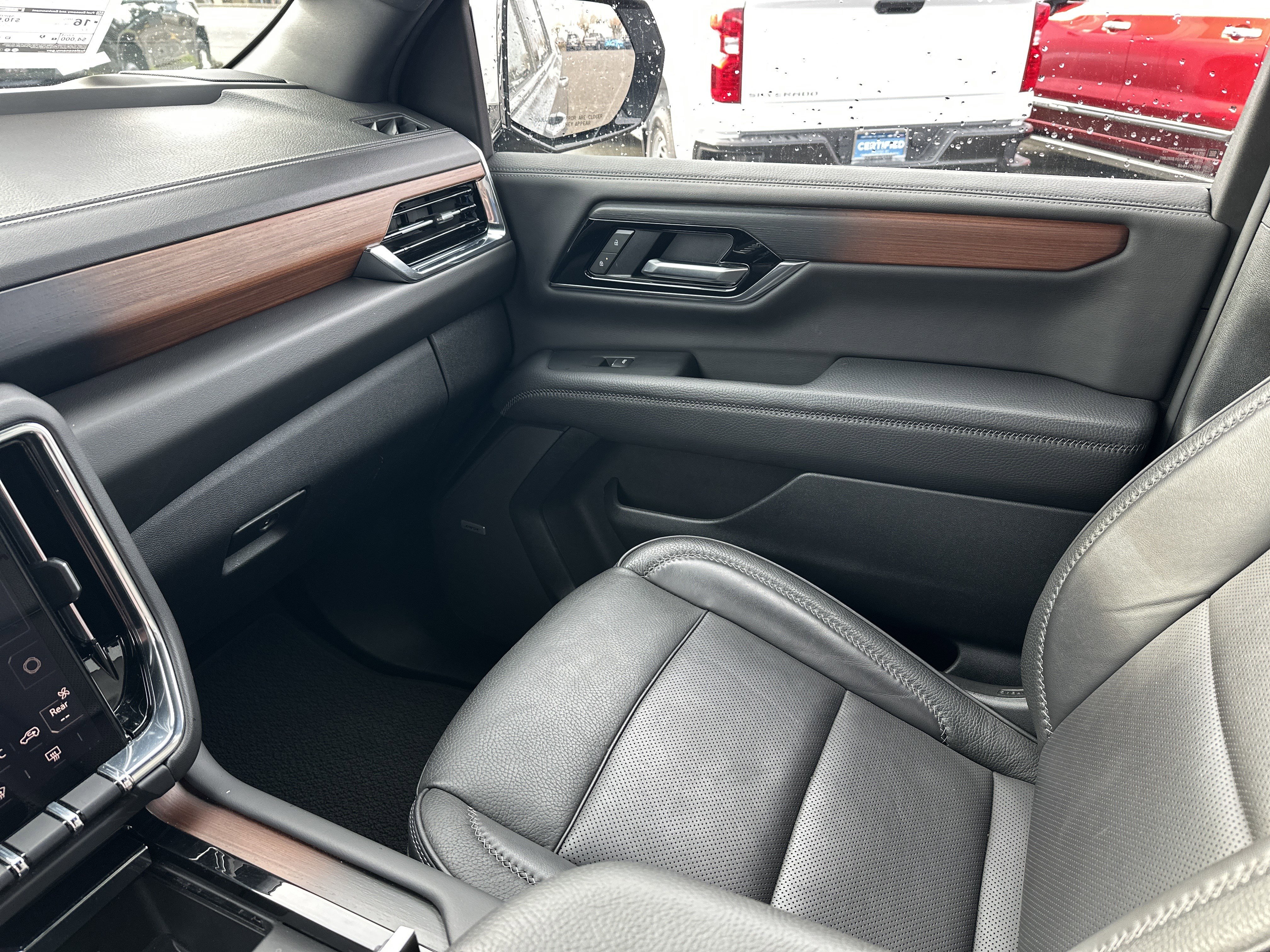 Certified 2025 GMC Yukon XL Denali image 24