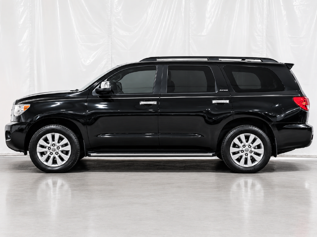 Used 2017 Toyota Sequoia Platinum RWD image 2