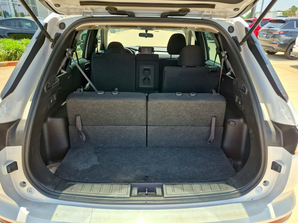 Used 2023 Mitsubishi Outlander ES FWD image 31