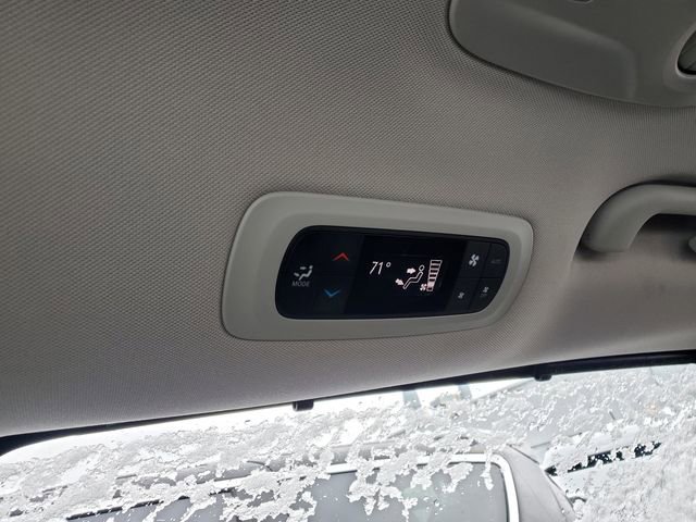 Certified 2024 Chrysler Pacifica Touring-L image 24