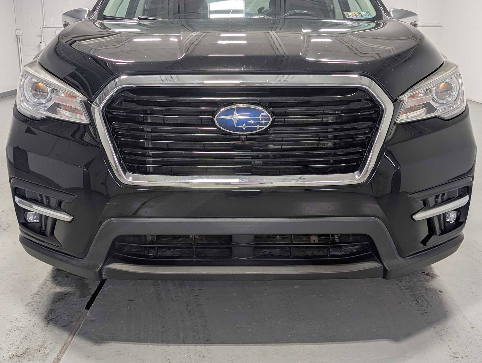 Used 2019 Subaru Ascent Touring w/ Popular Package #3 image 2