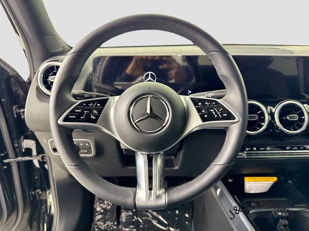Used 2025 Mercedes-Benz GLB 250 image 12