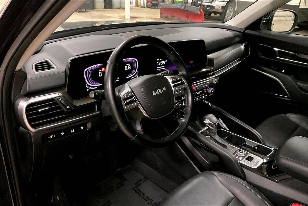 Used 2025 Kia Telluride S AWD/4WD image 13
