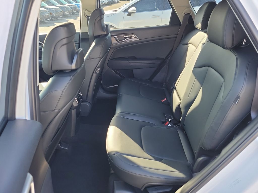 New 2026 Kia Sportage EX w/ EX Panorama Roof Package FWD image 16