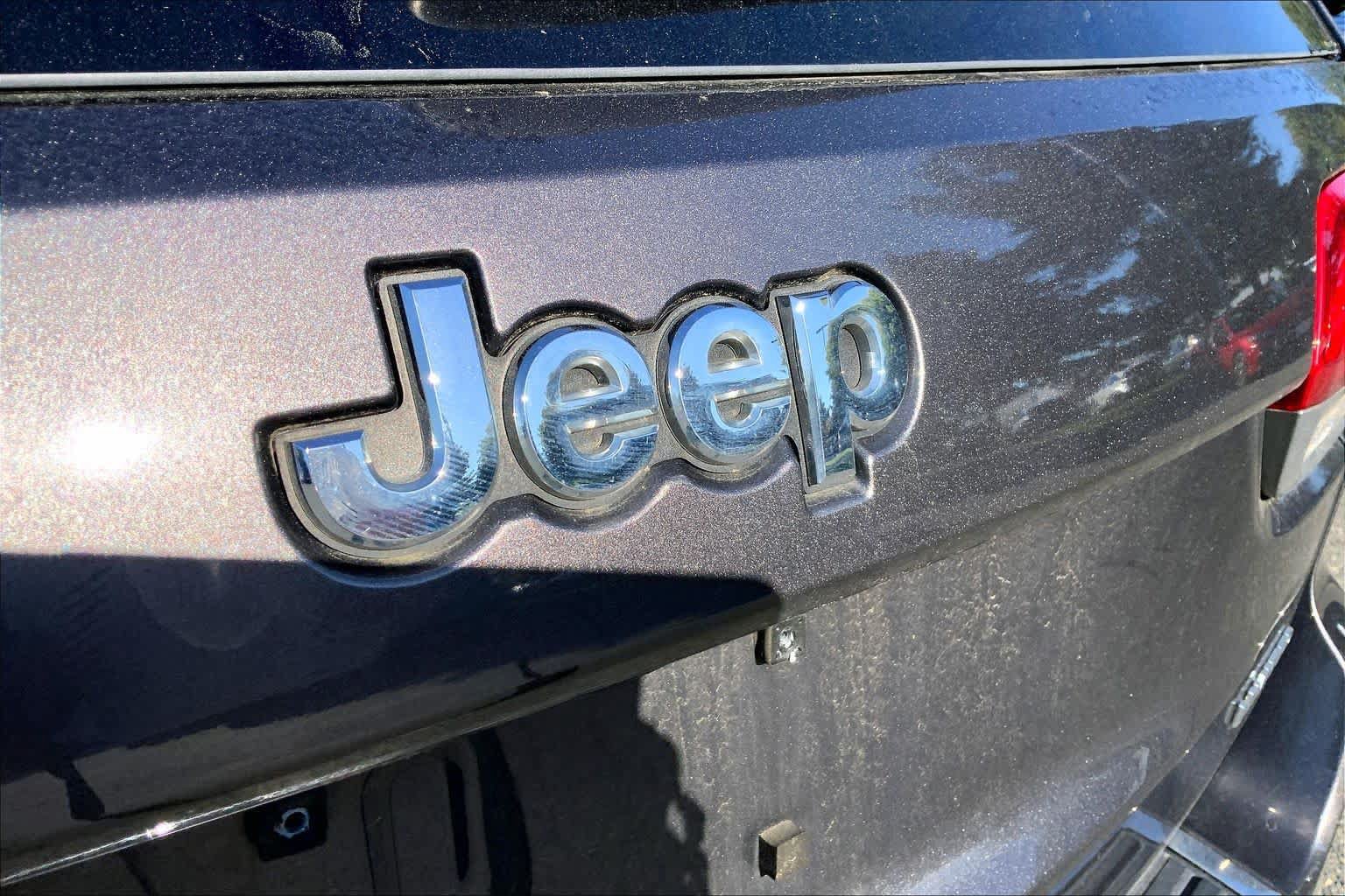 Used 2019 Jeep Grand Cherokee Limited AWD/4WD image 31