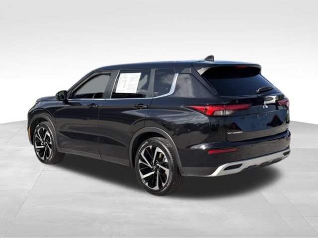 Used 2023 Mitsubishi Outlander SE FWD video 3