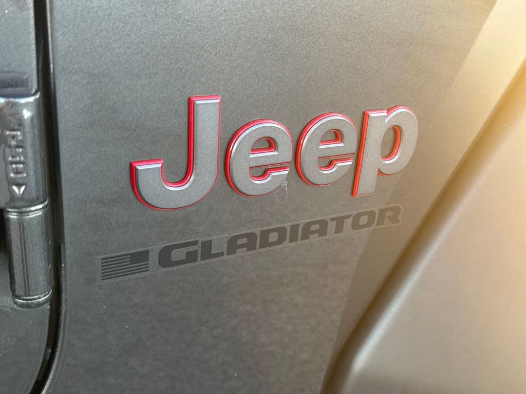 Used 2024 Jeep Gladiator Rubicon w/ Technology Group image 11