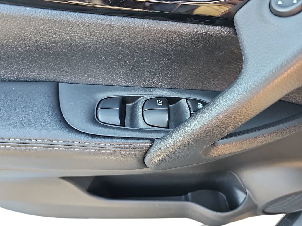 Used 2021 Nissan Rogue Sport SV w/ Technology Package AWD/4WD image 26
