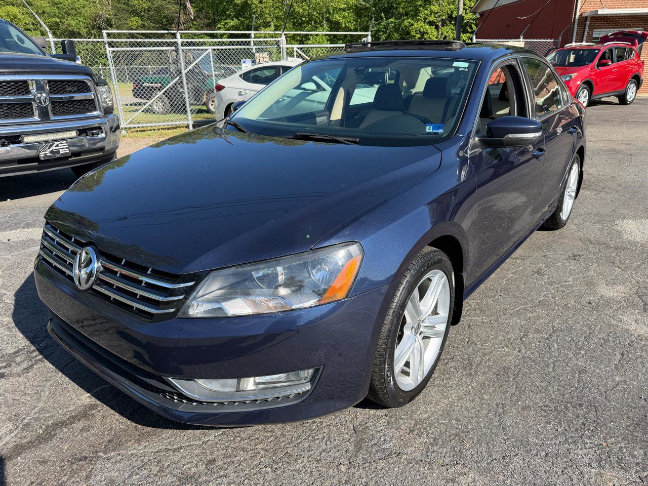 Used 2014 Volkswagen Passat TDI SE FWD image 3