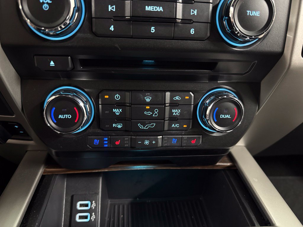 Used 2018 Ford F150 Lariat w/ Trailer Tow Package RWD image 28